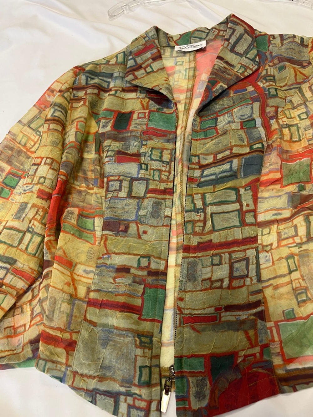Vintage-Inspired Multicolor Patterned Shear Zip Up Blouse - Picture 5 of 8
